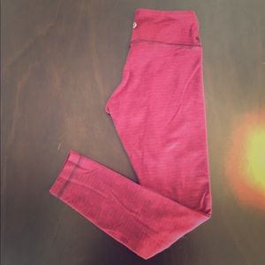 Berry Lululemon Wunder Unders